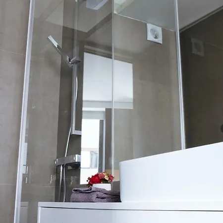 Homeintown Camoes - Downtown Elegant Ac & Wifi Apartamento