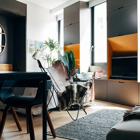 Апартаменты Homeintown Camoes - Downtown Elegant Ac & Wifi Порту