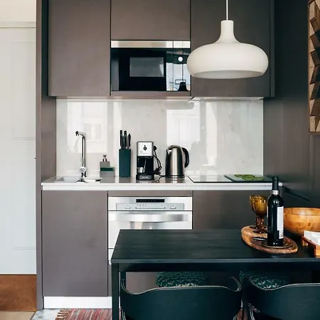 Apartman Homeintown Camoes - Modern And Quiet Central Studio - Ac & Fast Wifi Near Trindade Metro Station Porto