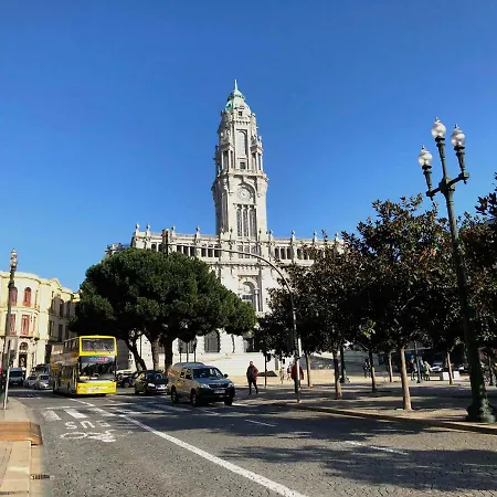 Homeintown Camoes - Modern And Quiet Central Studio - Ac & Fast Wifi Near Trindade Metro Station