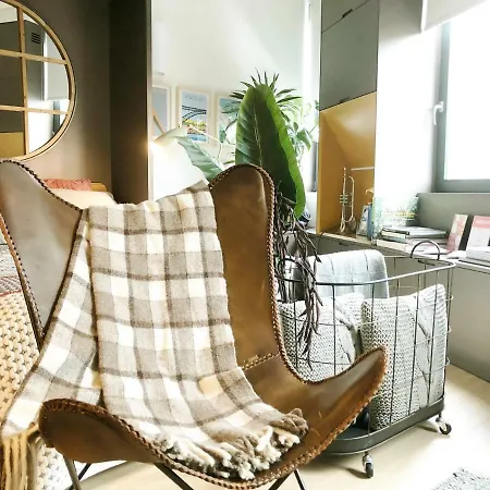 Homeintown Camoes - Downtown Elegant Ac & Wifi * Porto