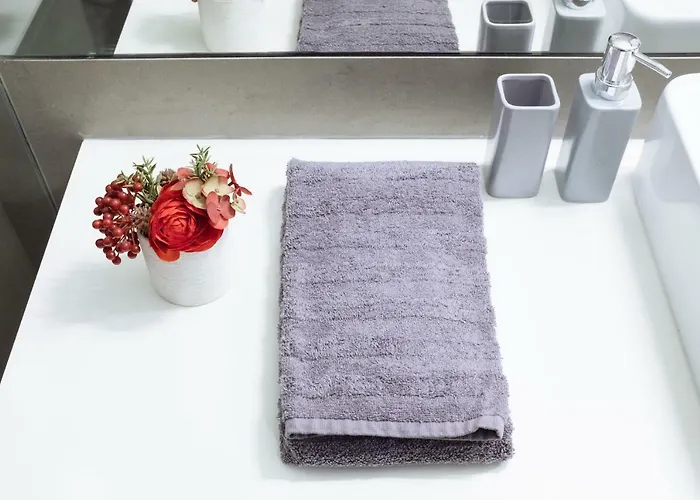 Homeintown Camões - Modern&quiet - Ac&fast Wifi Near Trindade Metro Station Apartment Porto