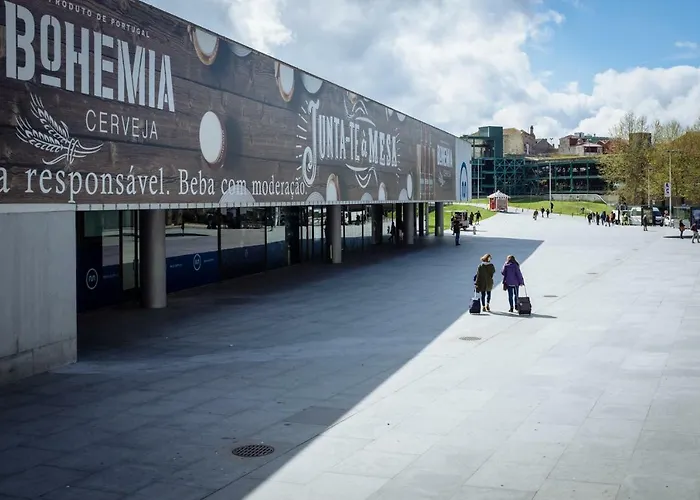 Διαμέρισμα Homeintown Camoes - Modern And Quiet - Ac & Fast Wifi Near Trindade Metro Station *