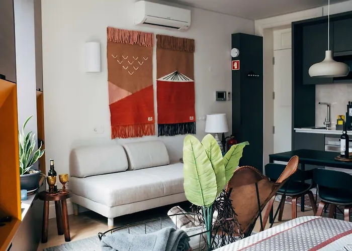 Διαμέρισμα Homeintown Camoes - Modern And Quiet - Ac & Fast Wifi Near Trindade Metro Station *