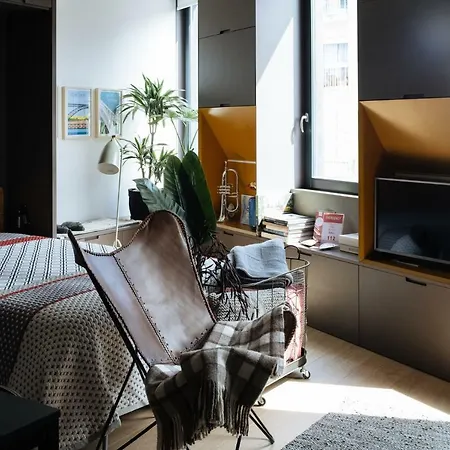 Apartman Homeintown Camoes - Modern And Quiet - Ac & Fast Wifi Near Trindade Metro Station Porto