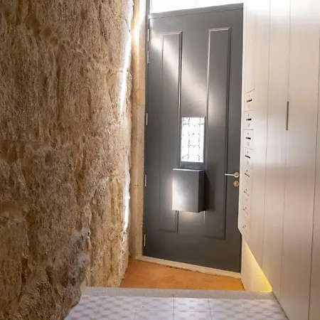 Apartman Homeintown Camoes - Modern And Quiet - Ac & Fast Wifi Near Trindade Metro Station Porto